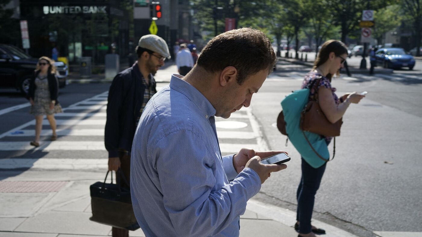 Dados pessoais: disponíveis e vendidos sem mandado