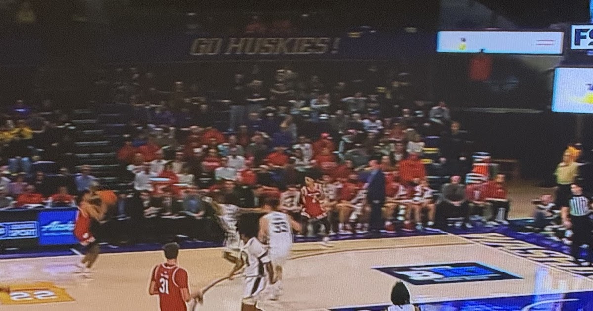 Badgers dominam rival em jogo de basquete decisivo