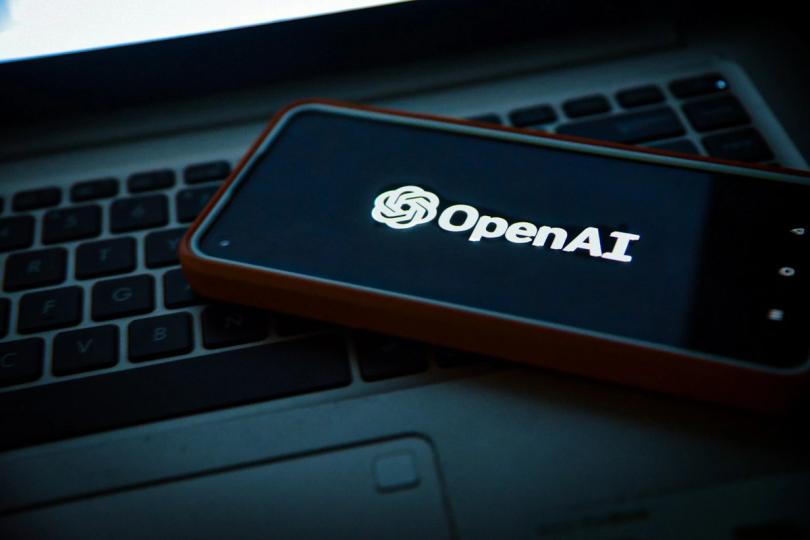 OpenAI atrai lideranças de marketing da Coinbase