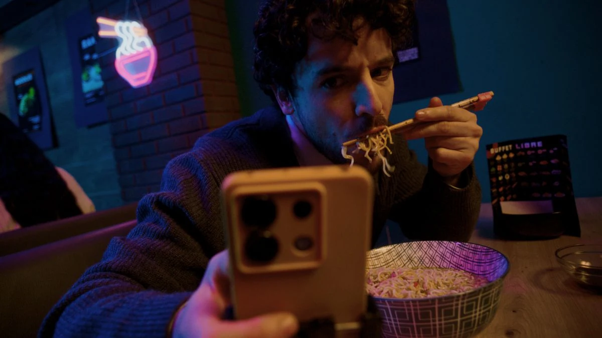 Fnac redefine tempo com campanha 'Menos Smart'