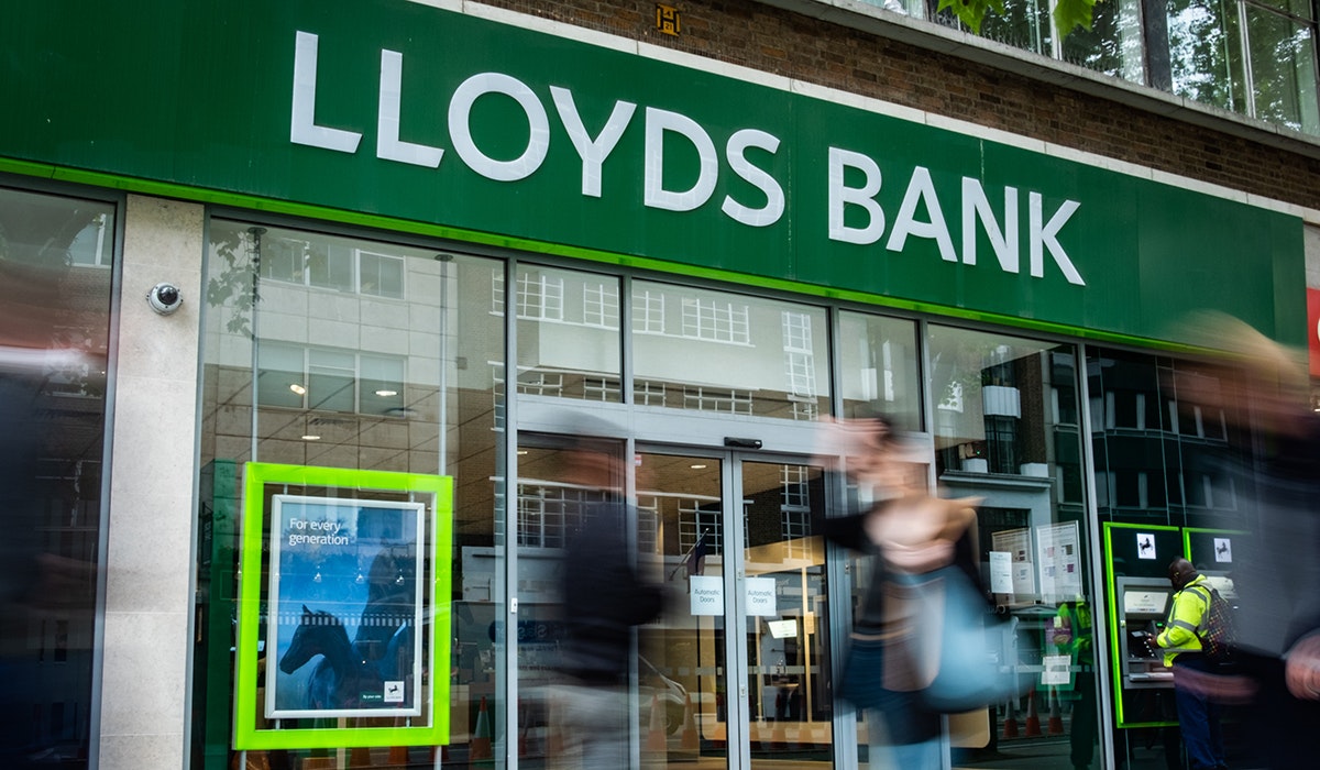 Lloyds projeta mais de £100 milhões com IA em 2026