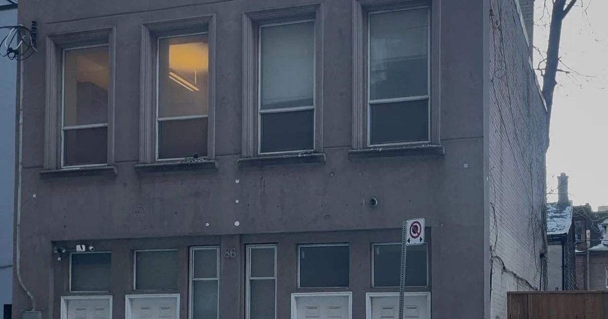 Edifício grafitado em Toronto relistado por US$ 6M