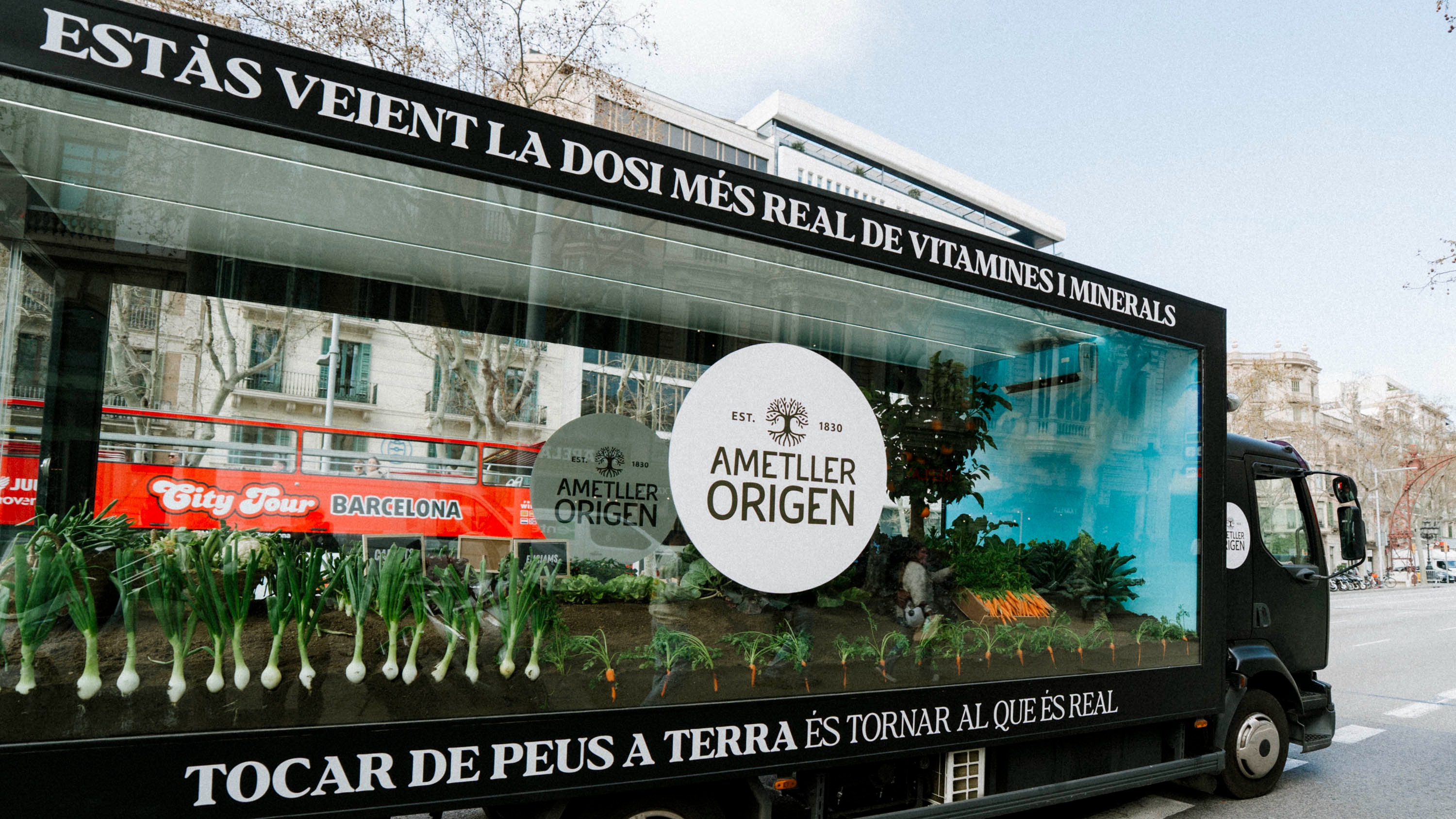 Campanha transforma caminhão em campo móvel