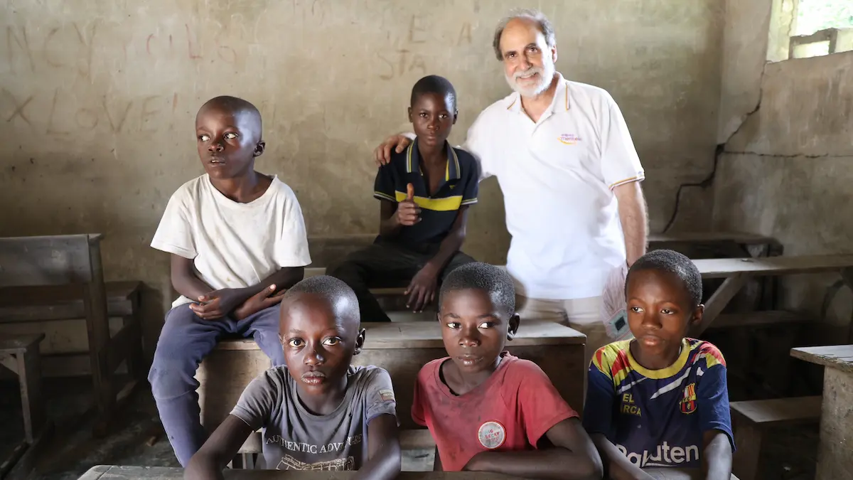 Ajuda escolar para crianças de Kinshasa