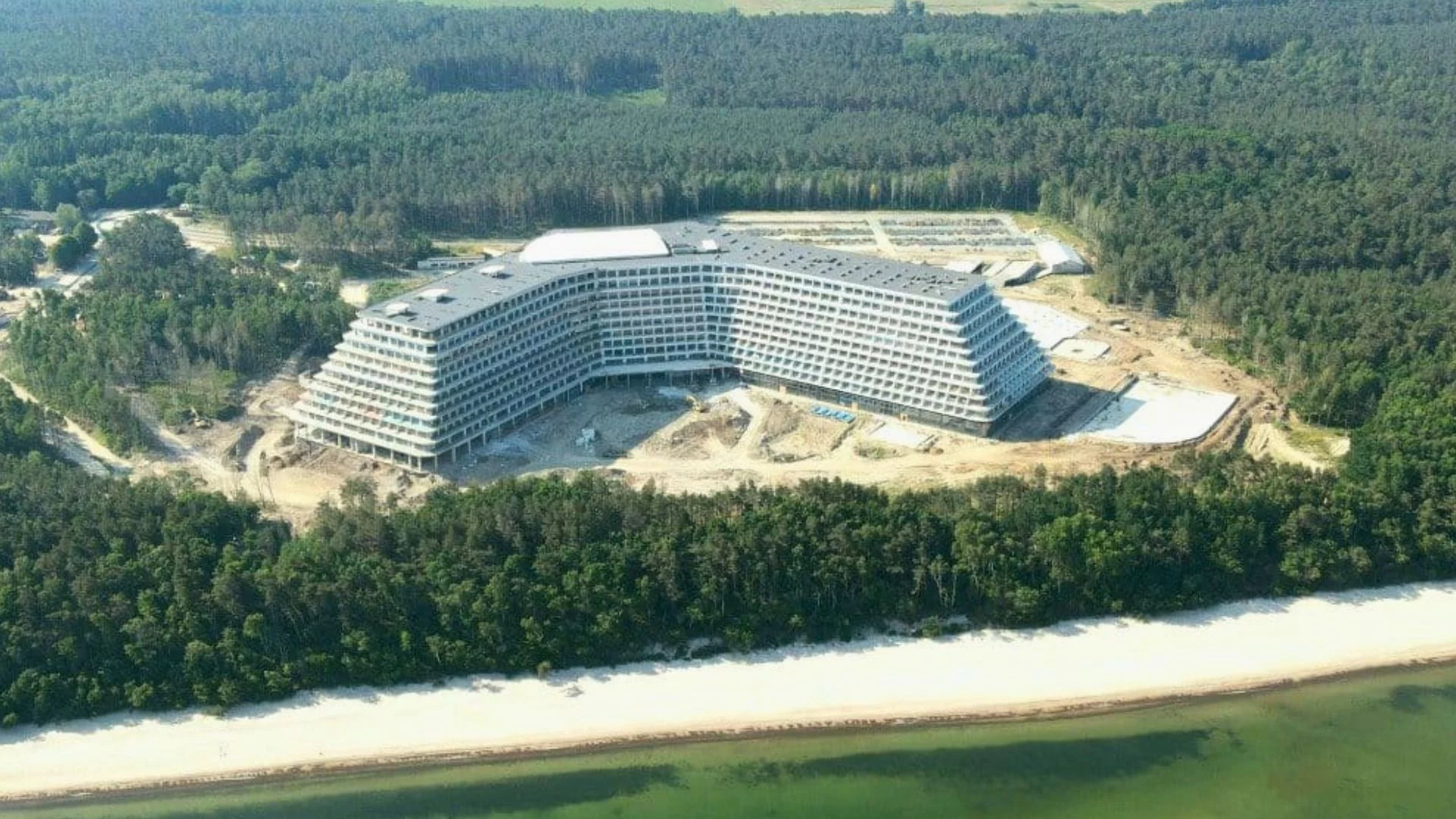 Avanços no maior hotel da Polônia sem data de inauguração