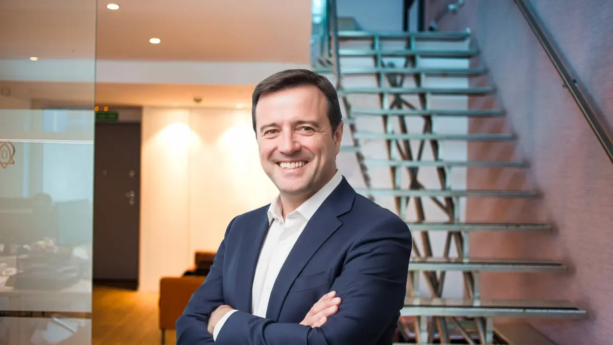 Eugenio Corral assume liderança na Next Level