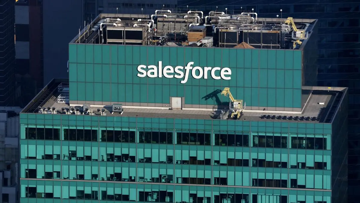 Salesforce faz cortes abaixo de 1.000 empregos