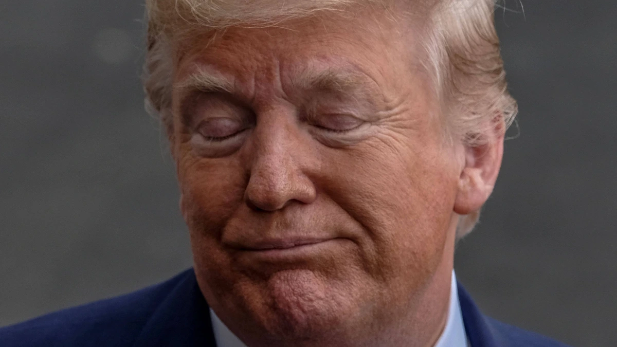 Trump observa de longe disputa por Warner Bros.