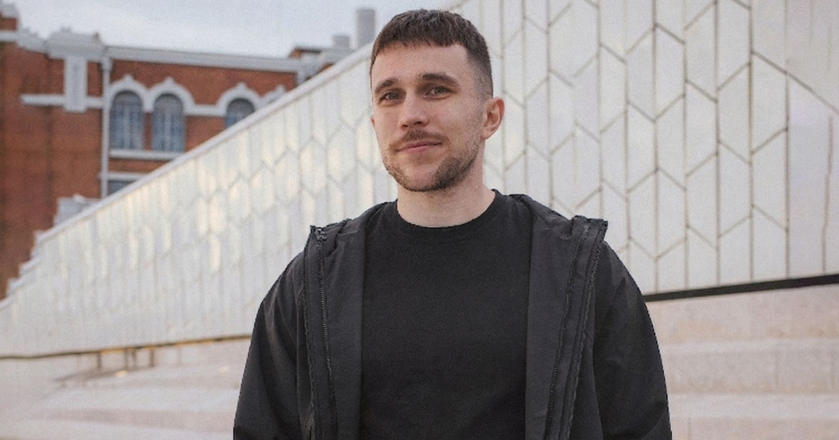 Ex-aluno premia estudantes de destaque com bolsas